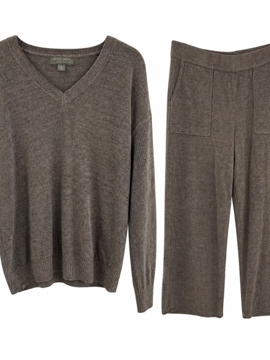 Barefoot Dreams Tops - Barefoot Dreams CozyChic Ultra Lite Lounge Set Women’s Medium V-Neck Sweat